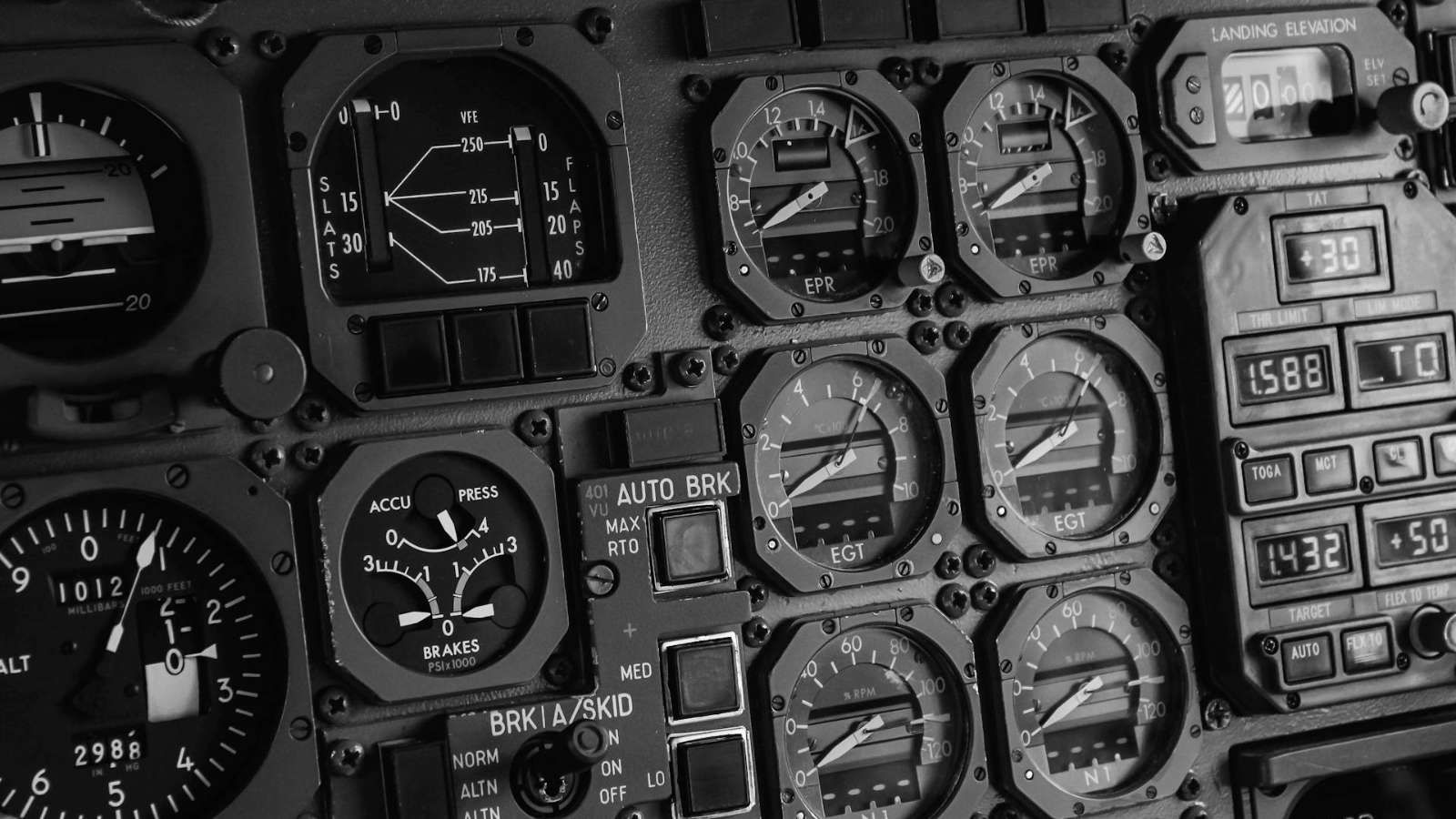 AWS CloudWatch Dashboard Cost Efficiency: Logs vs. Custom Metrics AWS CloudWatch Dashboard Cost Efficiency: Logs vs. Custom Metrics